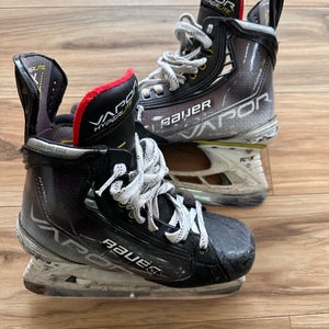 Bauer Vapor Hyperlite Hockey Skates Size 5 Fit 2