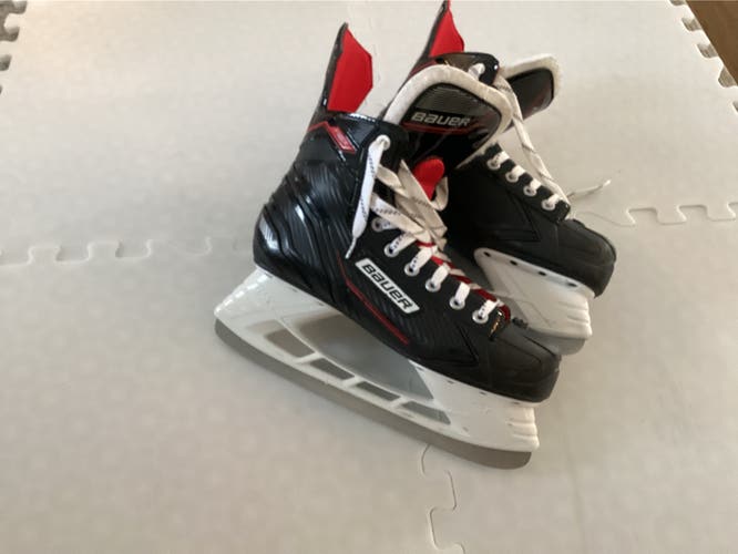 2018 Bauer NSX Hockey Skates 8.5 (Used)