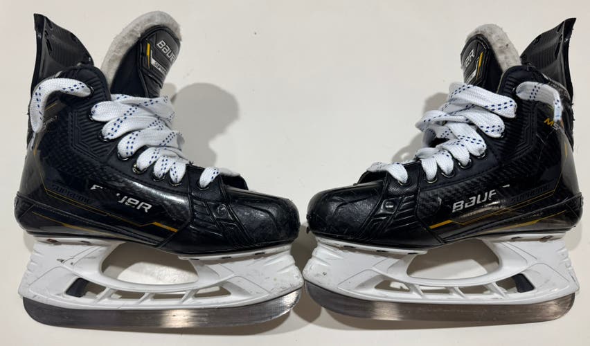 2022 Bauer Supreme M5 Pro Hockey Skates Regular Width Size 4 (Used)