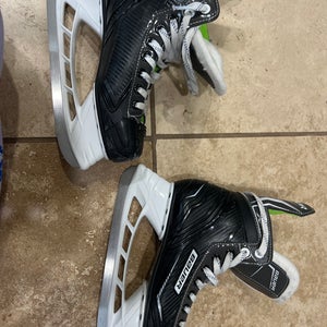Bauer XLS Hockey Skates Regular Width Size 4 (Used)