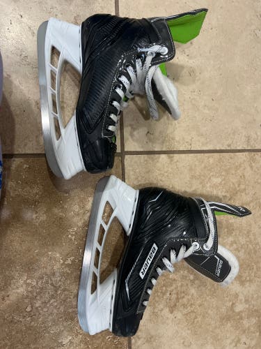 Bauer XLS Hockey Skates Regular Width Size 4 (Used)