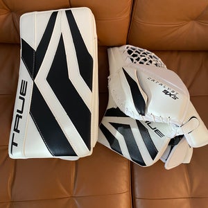 New True Catalyst 9x5 Goalie Gloves Set