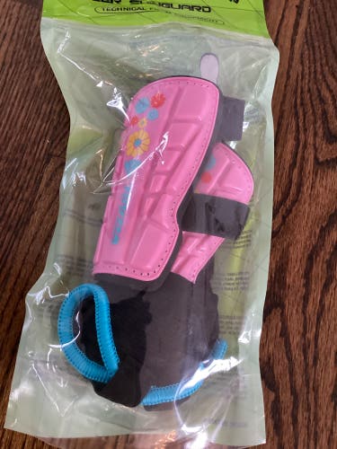 Girls XXS flower Shin Guards (New)
