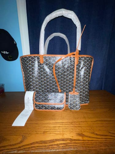 Goyard bag brown ship next day