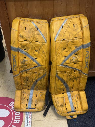 Reebok 7k Goalie Leg Pads 32" Juniors