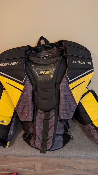 Small Bauer Supreme Ultrasonic Goalie Chest Protector (Used)