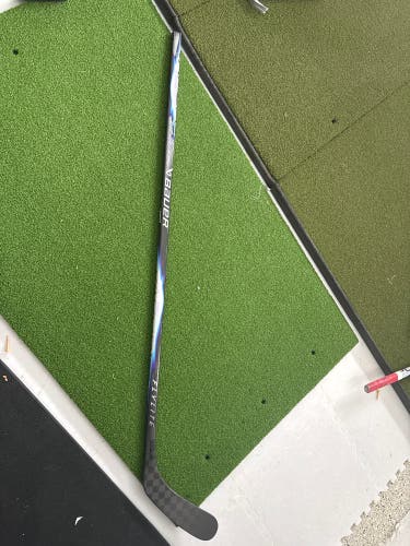 Intermediate Bauer Vapor FlyLite Left Hand Hockey Stick P92 55 Flex (New)