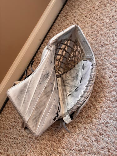 CCM Extreme Flex 5.5 Regular (Used)