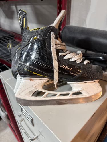 2022 Bauer Supreme M4 Hockey Skates Regular Width Size 4.5 (Used)