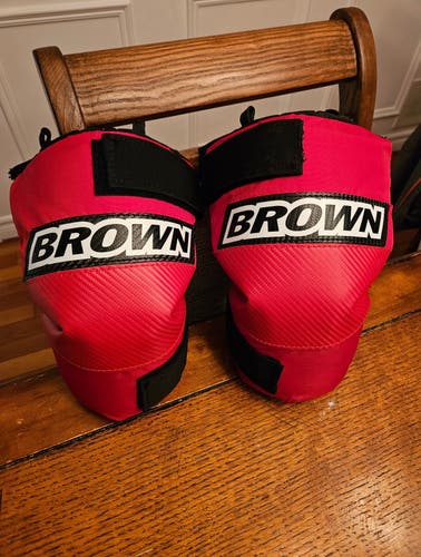 Brown 2500 knee pads used 6 times