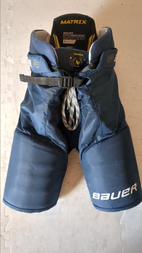 Men's Medium Senior Bauer Supreme Mach Hockey Pants (Used)