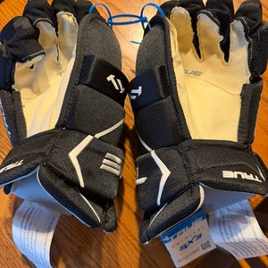 True Catalyst 5X3 Gloves 12" (New)