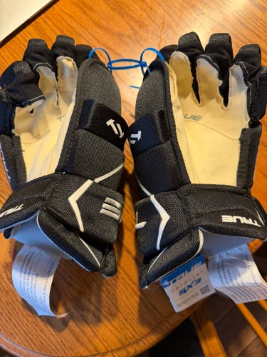 True Catalyst 5X3 Gloves 12" (New)