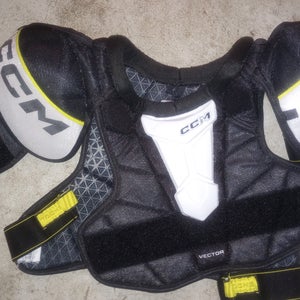 Small Junior CCM Vector Shoulder Pads (Used)