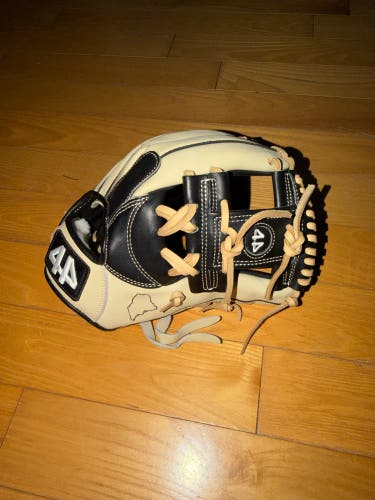2021 44 Pro Signature Series RH Infield Baseball Glove 11.75" (New)