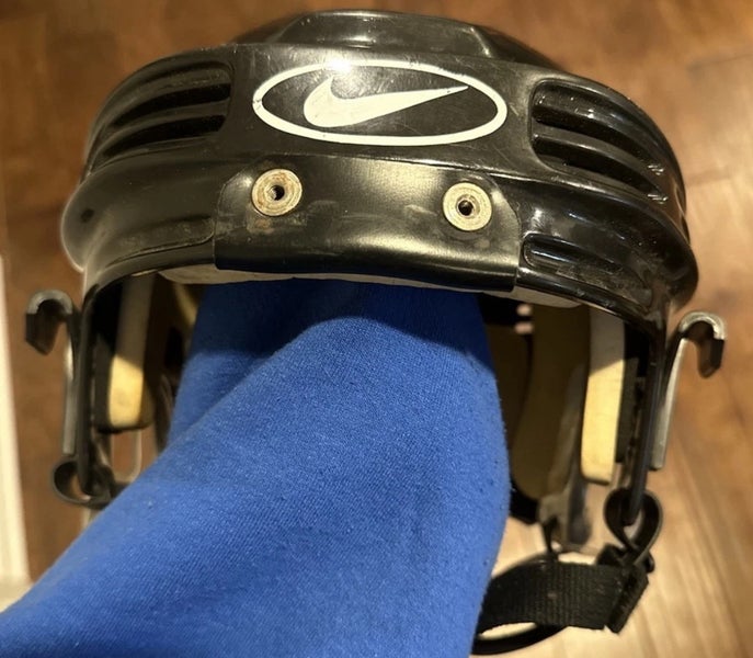 Medium Nike Bauer 4500 Helmet (Used)