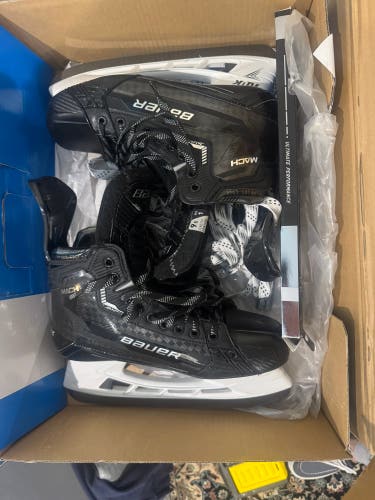 2022 Bauer Supreme Mach Hockey Skates Regular Width 9.5 (Used)
