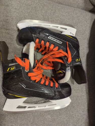 Bauer Supreme M1 Hockey Skates Regular Width Size 4.5 (Used)