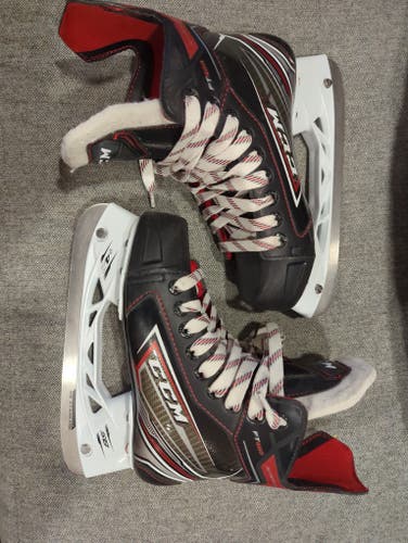 CCM JetSpeed FT460 Hockey Skates Regular Width Size 3