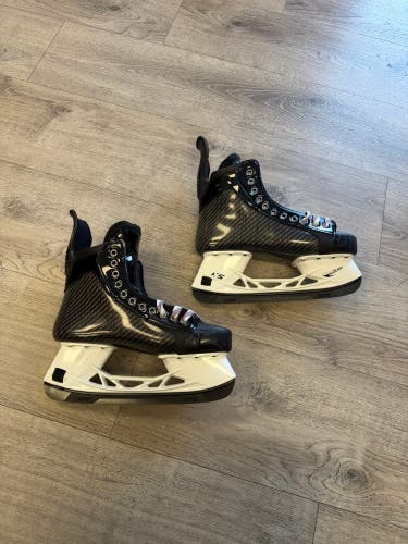 CCM Tacks XF Pro Hockey Skates Regular Width Pro Stock 9 (New)