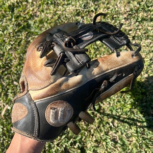 Wilson A2000 1787 Pro Stock 11.75” Baseball Glove, for Right Hander, USED