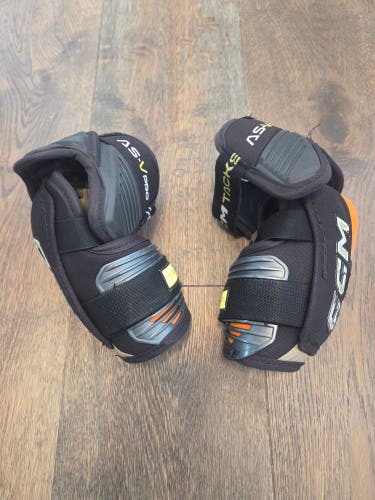 Junior Medium CCM Tacks AS-V Pro Elbow Pads (Used)