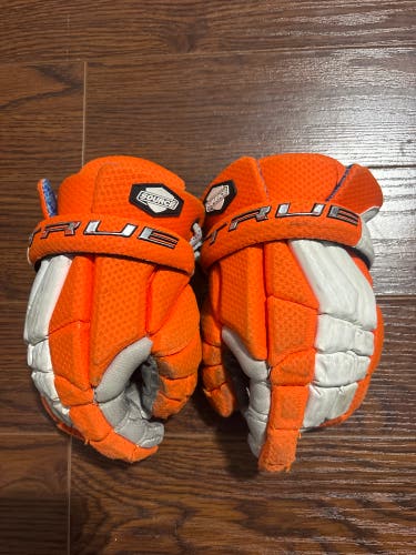 True Source Lacrosse Gloves Small (Used)