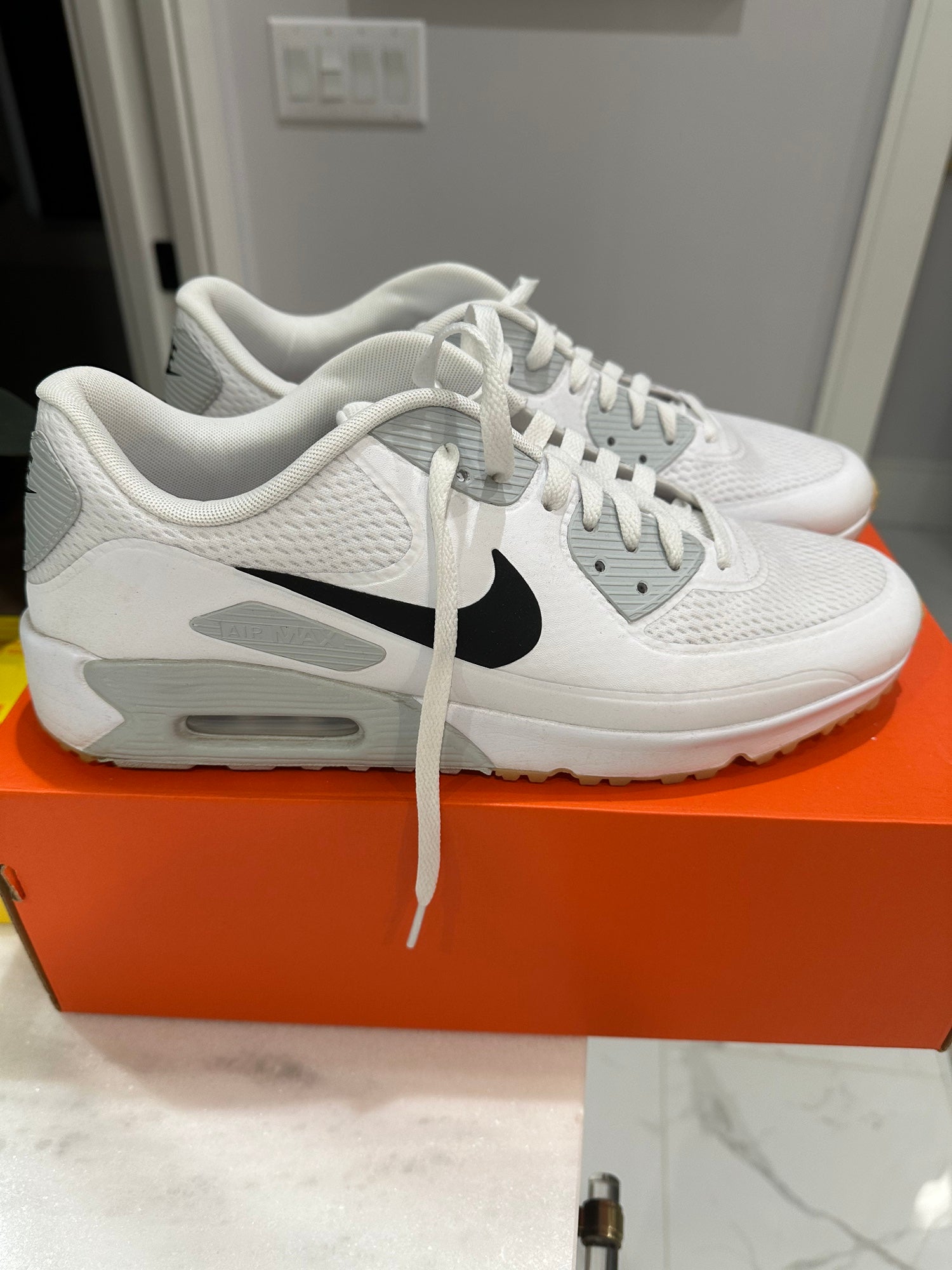 G/Fore G/Drive BOA Spikeless Golf Shoes Size 11.5 White Red Black G4MF21EF32 G/Fore G/Drive BOA Golf Shoes White Navy Red Men main image 4