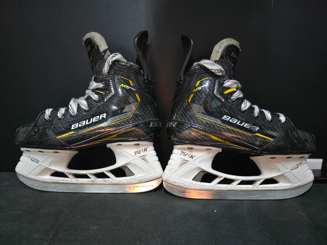 Bauer Supreme M5 Pro Hockey Skates Regular Width Size 1.5 (Used)