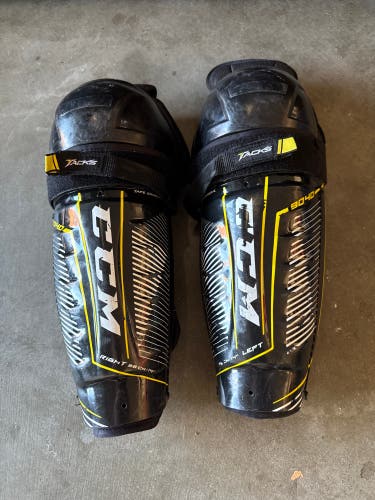 Senior CCM Tacks 9040 14" Shin Pads (Used)