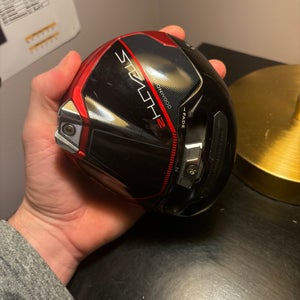 Unisex 2023 TaylorMade Stealth 2 Right Handed Driver 9 Loft (Used)