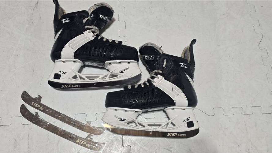 Limited Edition CCM Tacks 652 Skates Regular Width Size 4 (Used) + 2 Sets of Step Steel Runners