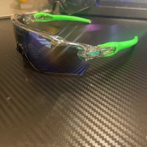 Unisex One Size Fits All Oakley Radar EV Sunglasses (New)