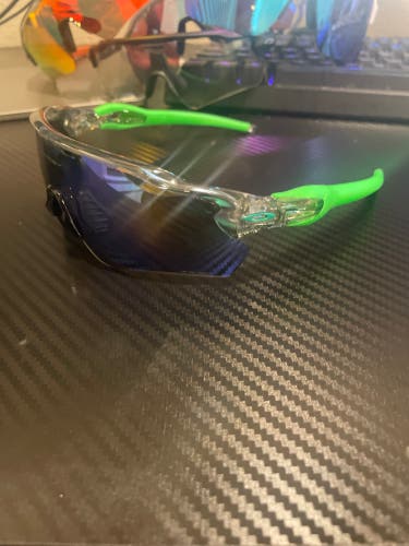 Unisex One Size Fits All Oakley Radar EV Sunglasses (New)