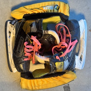 2021 Bauer Supreme 3S Hockey Skates Regular Width Size 3.5 (Used)