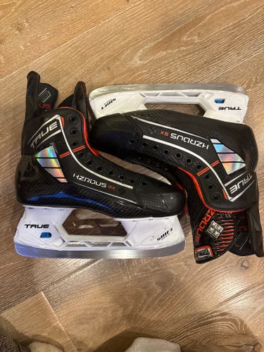 2024 True Hzrdus Pro Hockey Skates Regular Width 8 (Used)