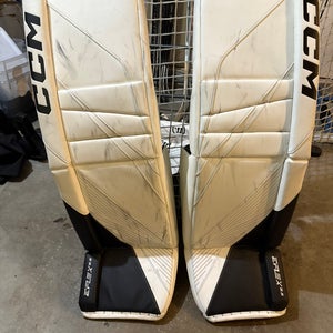 35" CCM EFlex 6.9 Goalie Leg Pads (Used)