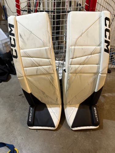 35" CCM EFlex 6.9 Goalie Leg Pads (Used)