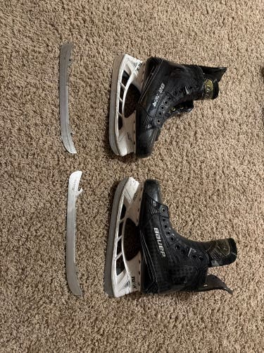 2022 Bauer Supreme Mach Hockey Skates 8 (Used)