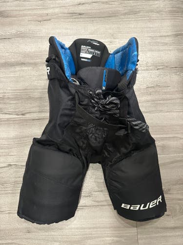 Men's Intermediate Medium Bauer HP Perf Hockey Pants (Used)
