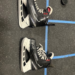 2023 Bauer Vapor X3.5 Hockey Skates Regular Width 7 (Used)