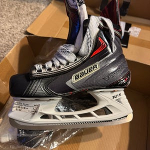 Bauer Vapor APX2 Hockey Skates Regular Width Size 3.5 (New)