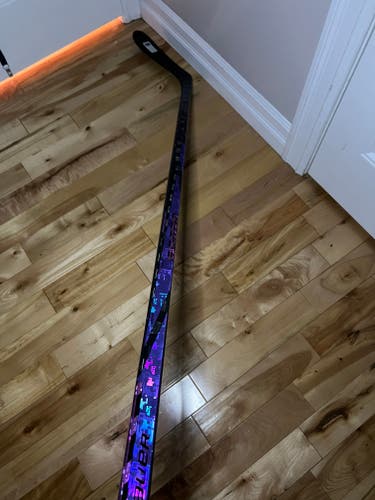 Intermediate Bauer Twitch Left Hand Hockey Stick P28 65 Flex (New)