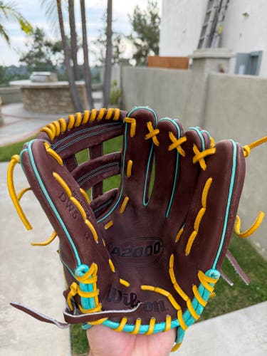 Wilson A2000 February 2022 GOTM Glove of
The Month Infield Baseball Glove 12"