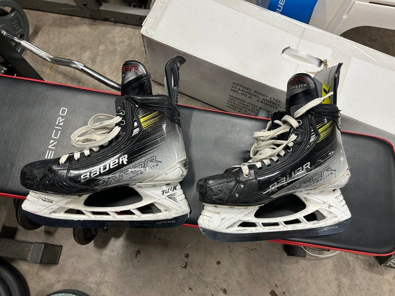 2023 Bauer Vapor Hyperlite 2 Hockey Skates 8.5 (Used)