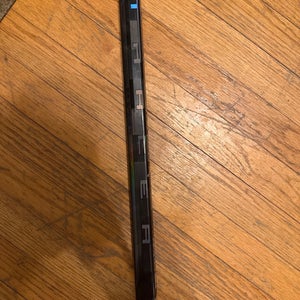 Used Bauer Tracer Hockey Stick – Left – P28 – 77 Flex