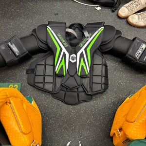 Large Vaughn SLR4 Pro Carbon Goalie Chest Protector (Used)