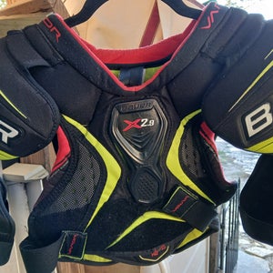 Men's Medium/Large Youth Bauer Vapor Shoulder Pads (Used)