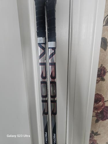 Senior Bauer Vapor Hyperlite 2 Right Handed Hockey Stick P90TM 70 Flex (Used)
