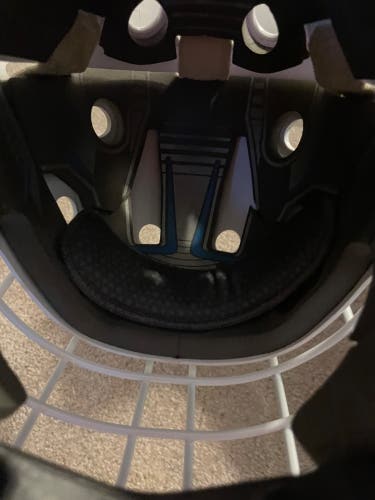 Senior Medium 2022 Bauer 930 Goalie Mask (Used)